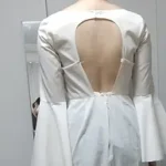 ドレスを作っている様子